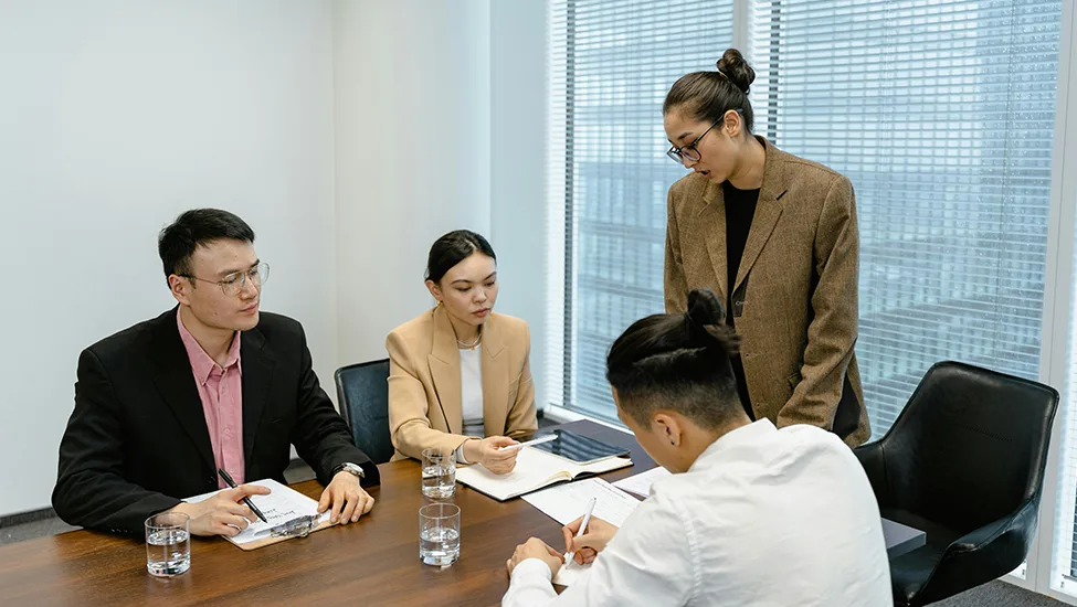 行业瞬息万变，亿万28始终与时俱进。 - 亿万28